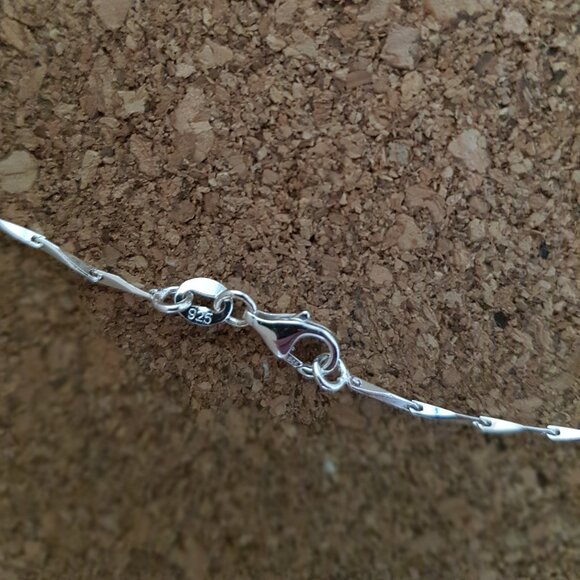 Sterling silver necklace with filigree pendant - Picture 5 of 8